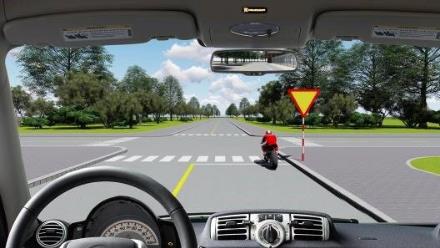 Hình câu 556: Bạn có được phép vượt xe mô tô phía trước không?
